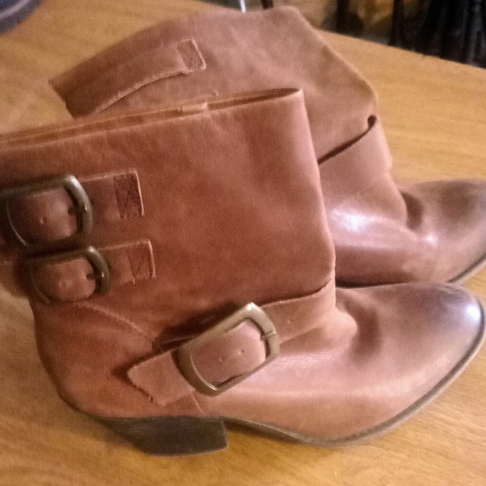 Woman's Lucky Brand Leather Strap Boots size 8½